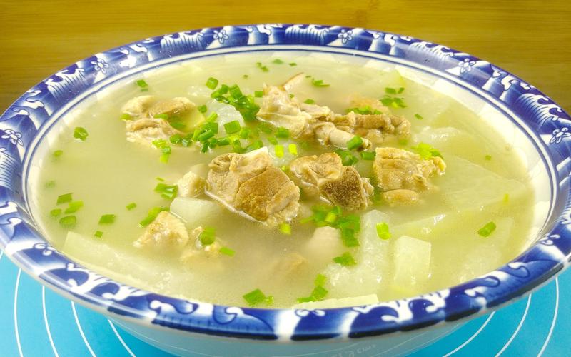 荷叶冬瓜汤：清暑解渴的养生佳选